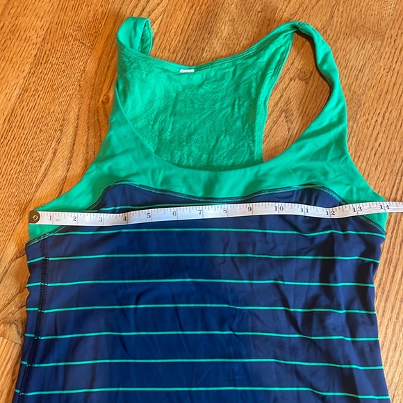 Lululemon Asana Jacket and Tank - Picture 9 of 13